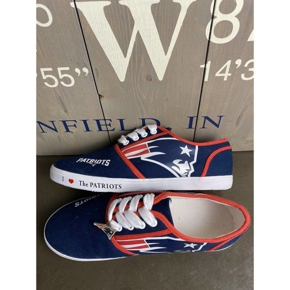 New England Patriots Women's Low Top Repeat Print Canvas Shoes‎ size 9 - Picture 2 of 8
